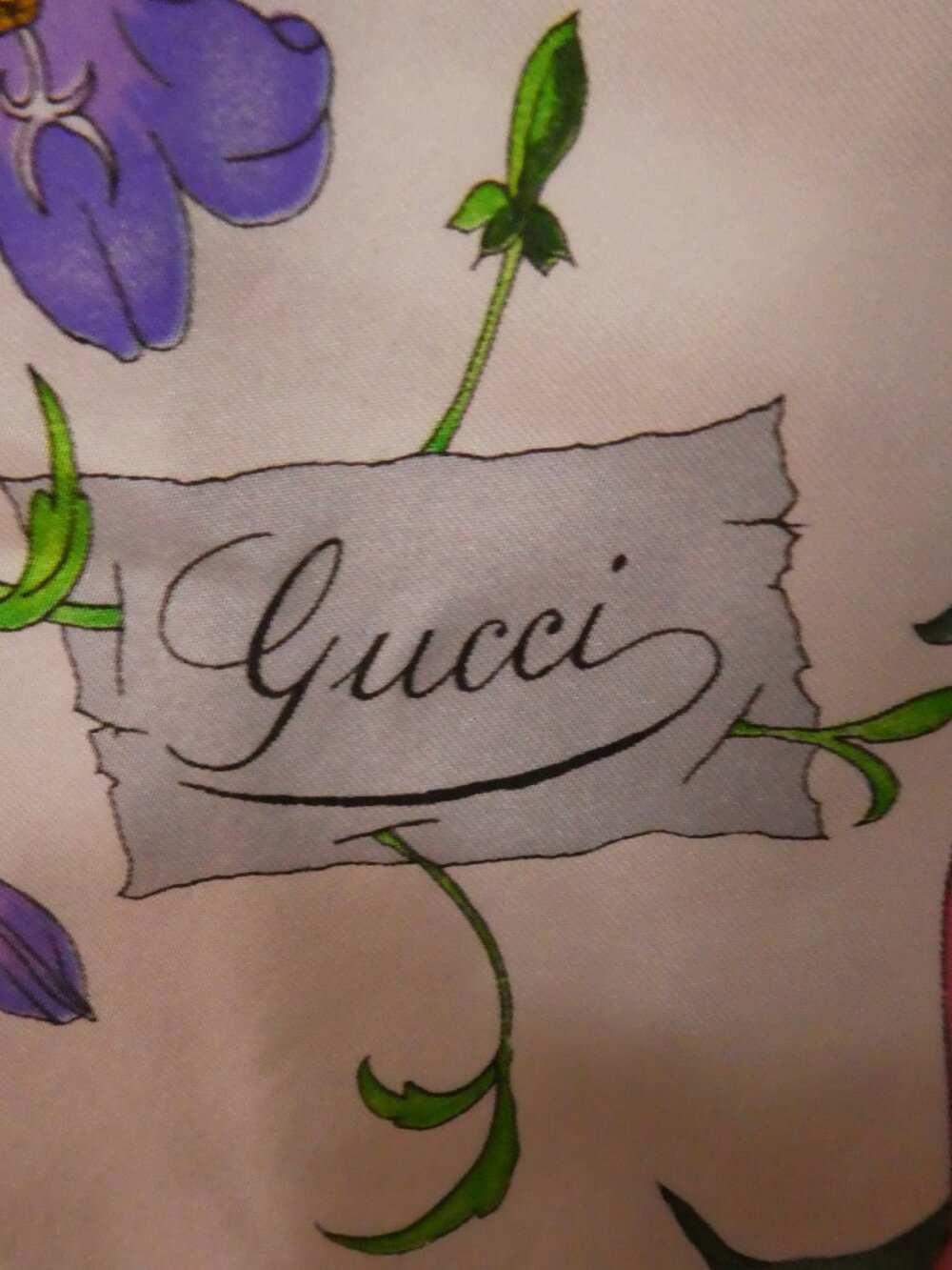 Vintage GUCCI Flora Silk Scarf Vittorio Accornero Burgundy Red Border - Picture 2 of 15
